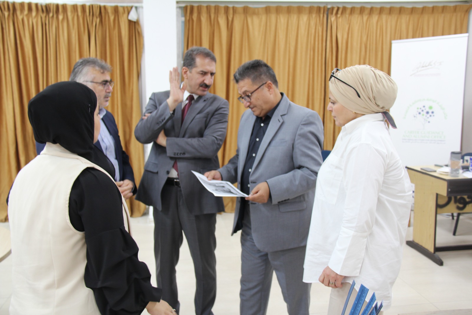 عمادة شؤون الطلبة تعقد اختبارات التفوق الفني